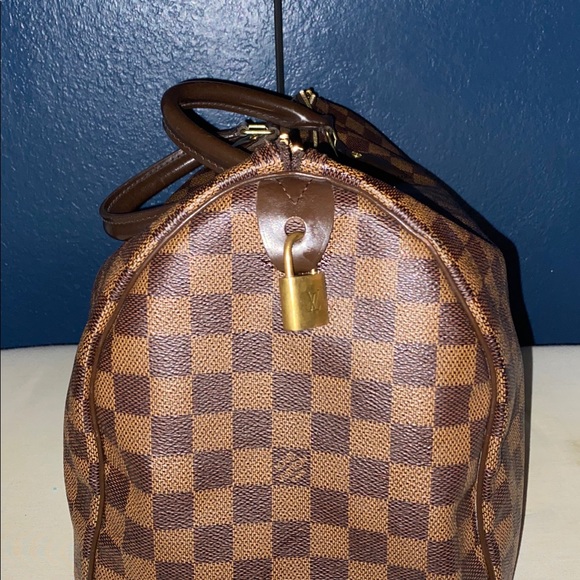 Louis Vuitton Authentic - Picture 2 of 9